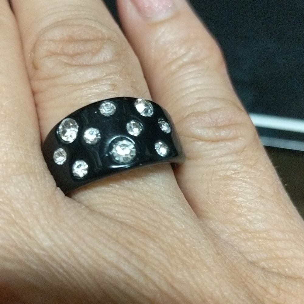 Fashion Jewlery Black Ring with Rhynstones